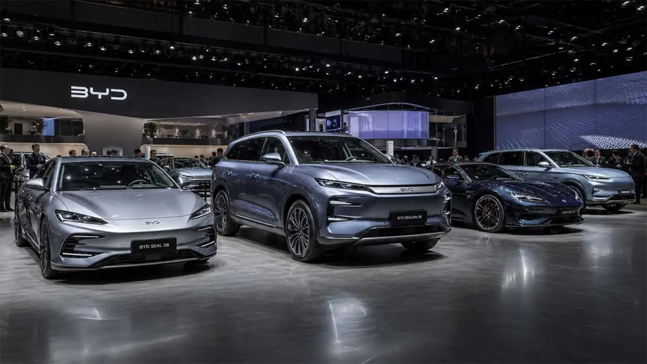 Coches de BYD presentados en el Sal&oacute;n del Autom&oacute;vil de Pek&iacute;n 2026