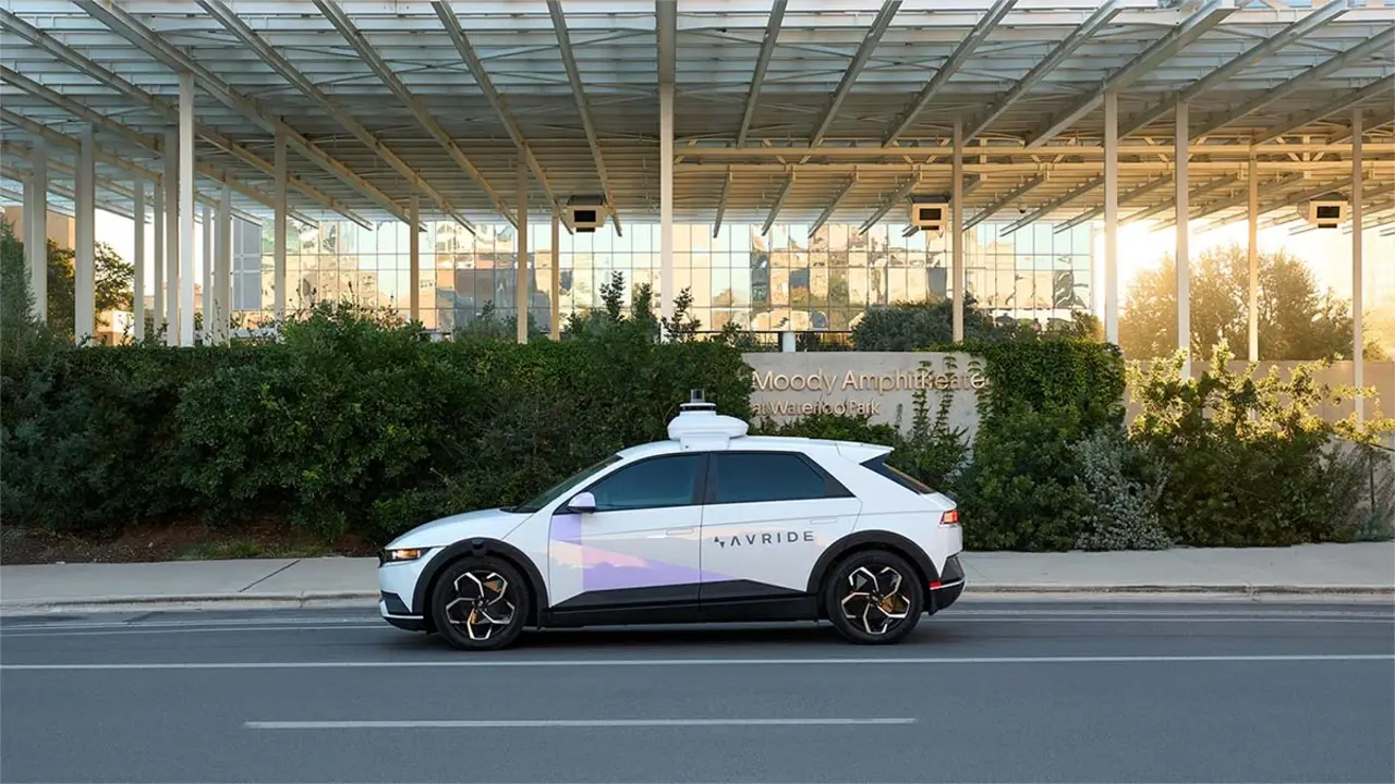Robotaxi de Avride en colaboraci&oacute;n con Uber