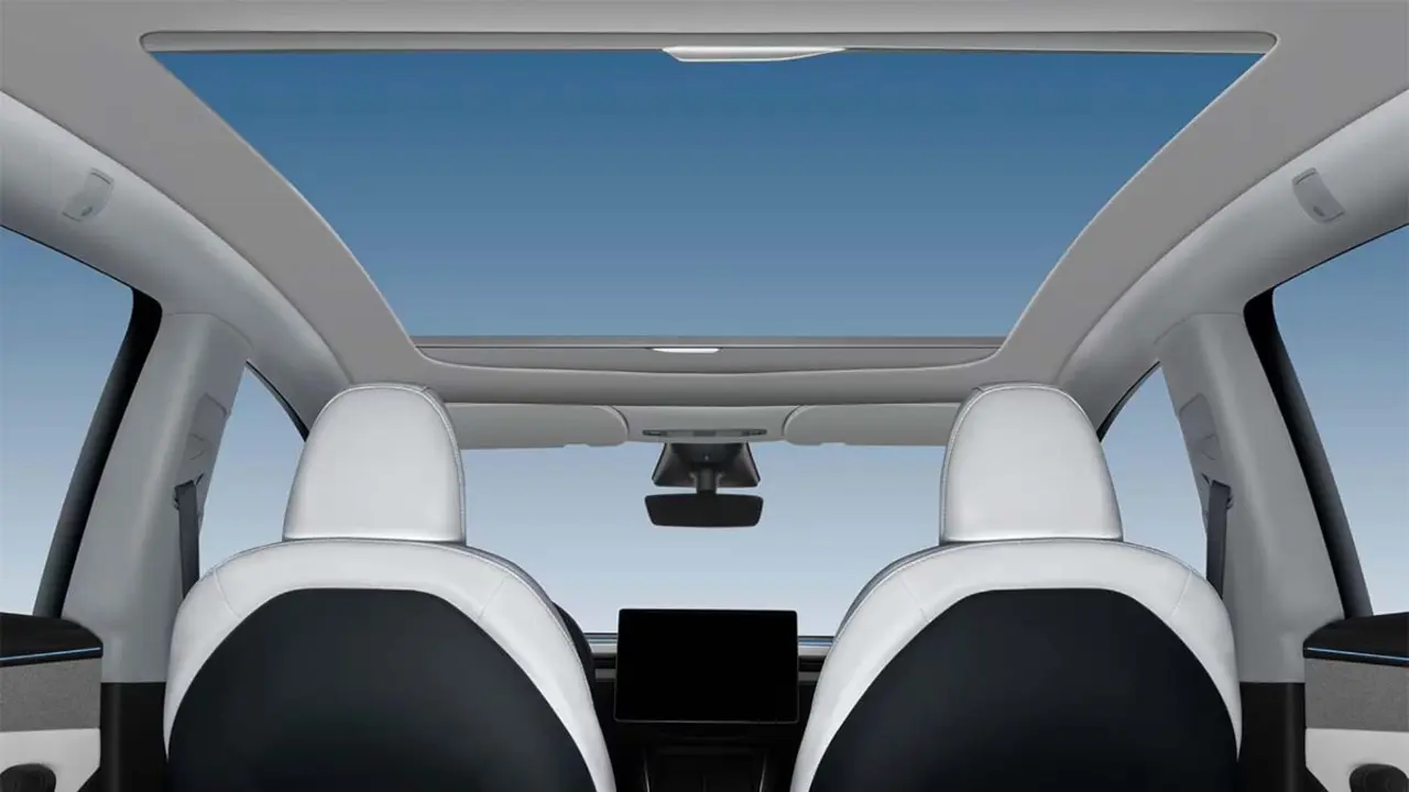 Parasol retr&aacute;ctil para el Tesla Model Y