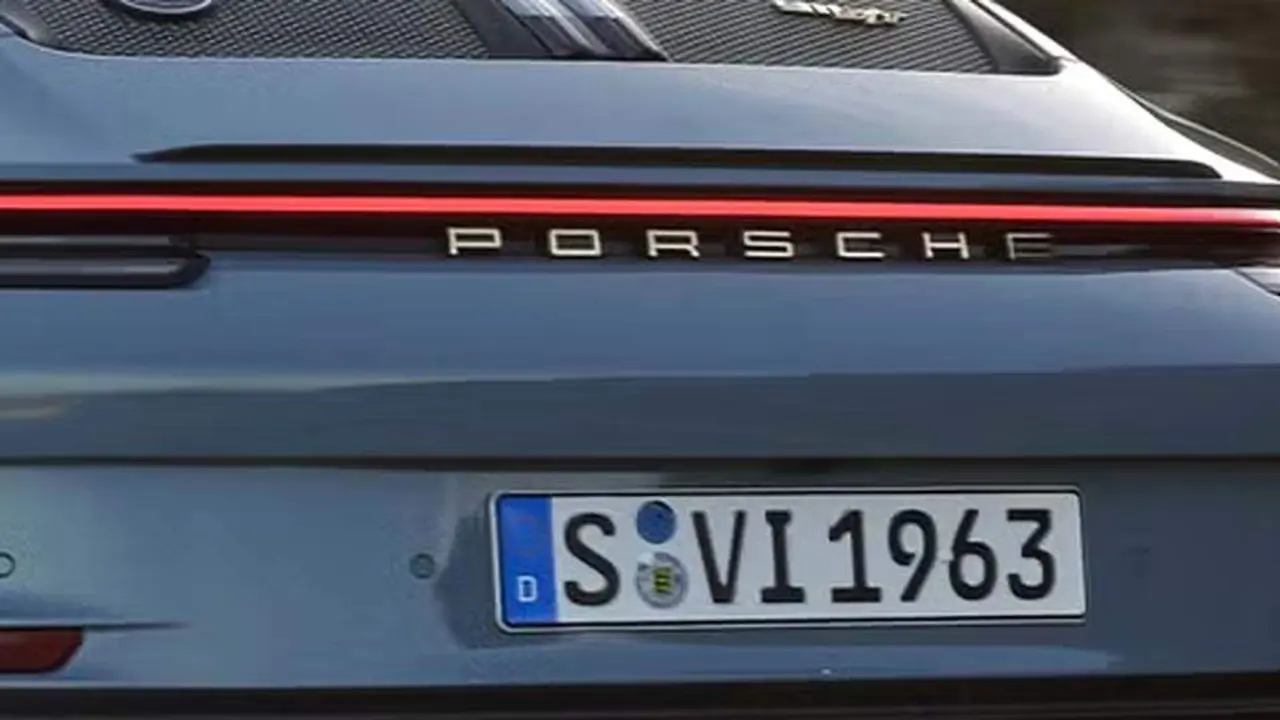 porsche-detalle-parte-trasera-motor