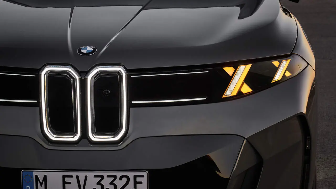 Bmw iX5 - detalle parrilla