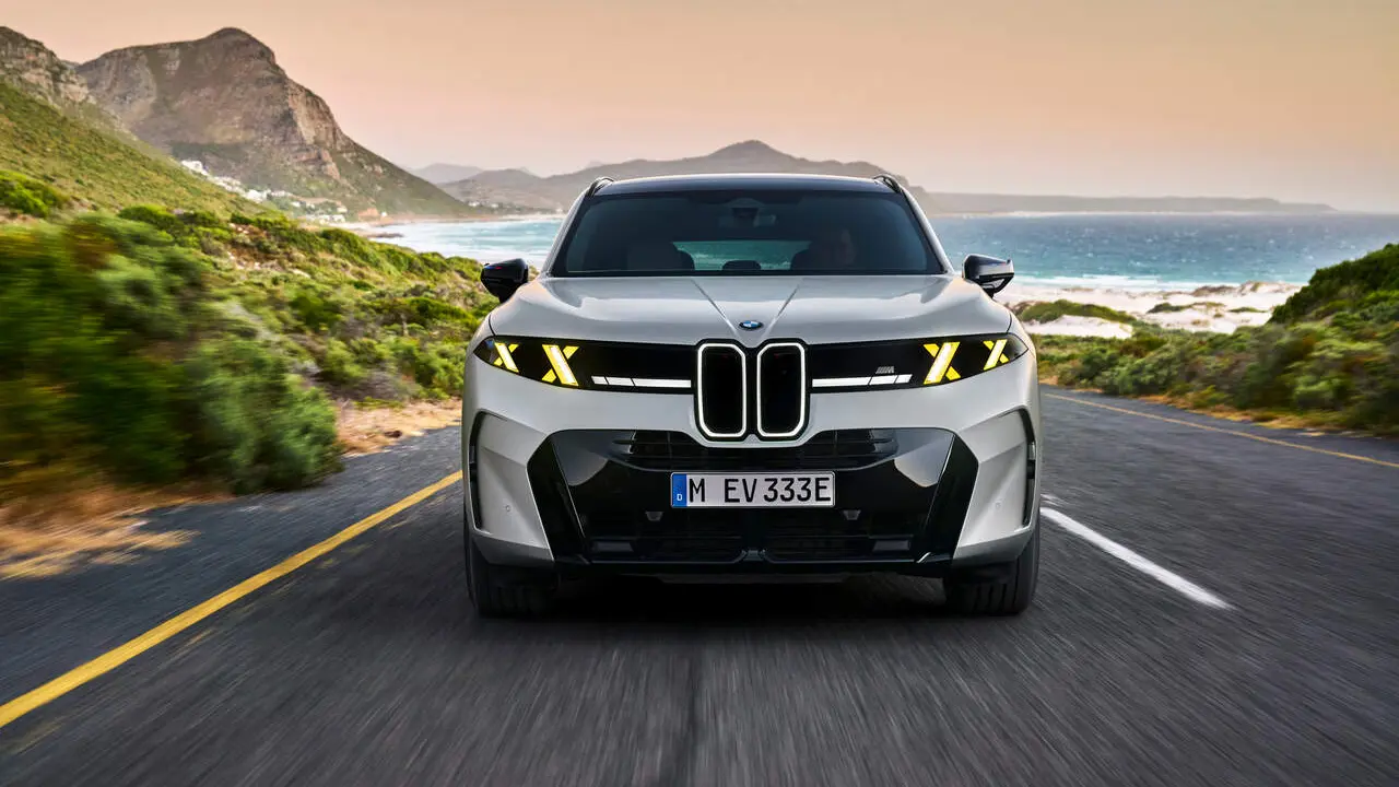 BMW iX5 - vista frontal de la parrilla