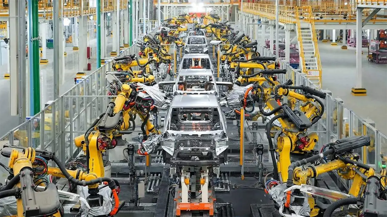 L&iacute;nea de montaje de una f&aacute;brica de BYD