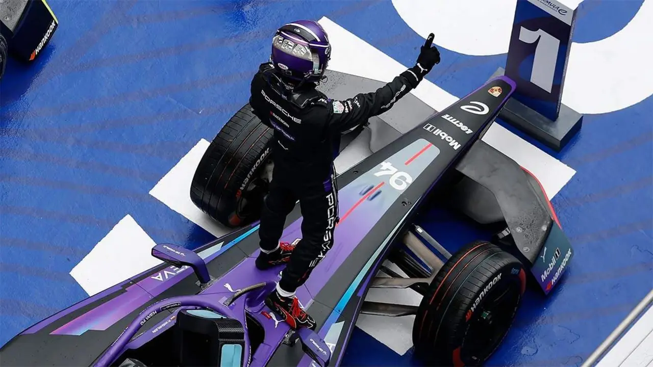 Wehrlein-celebrando-victoria-carrera-shanghai