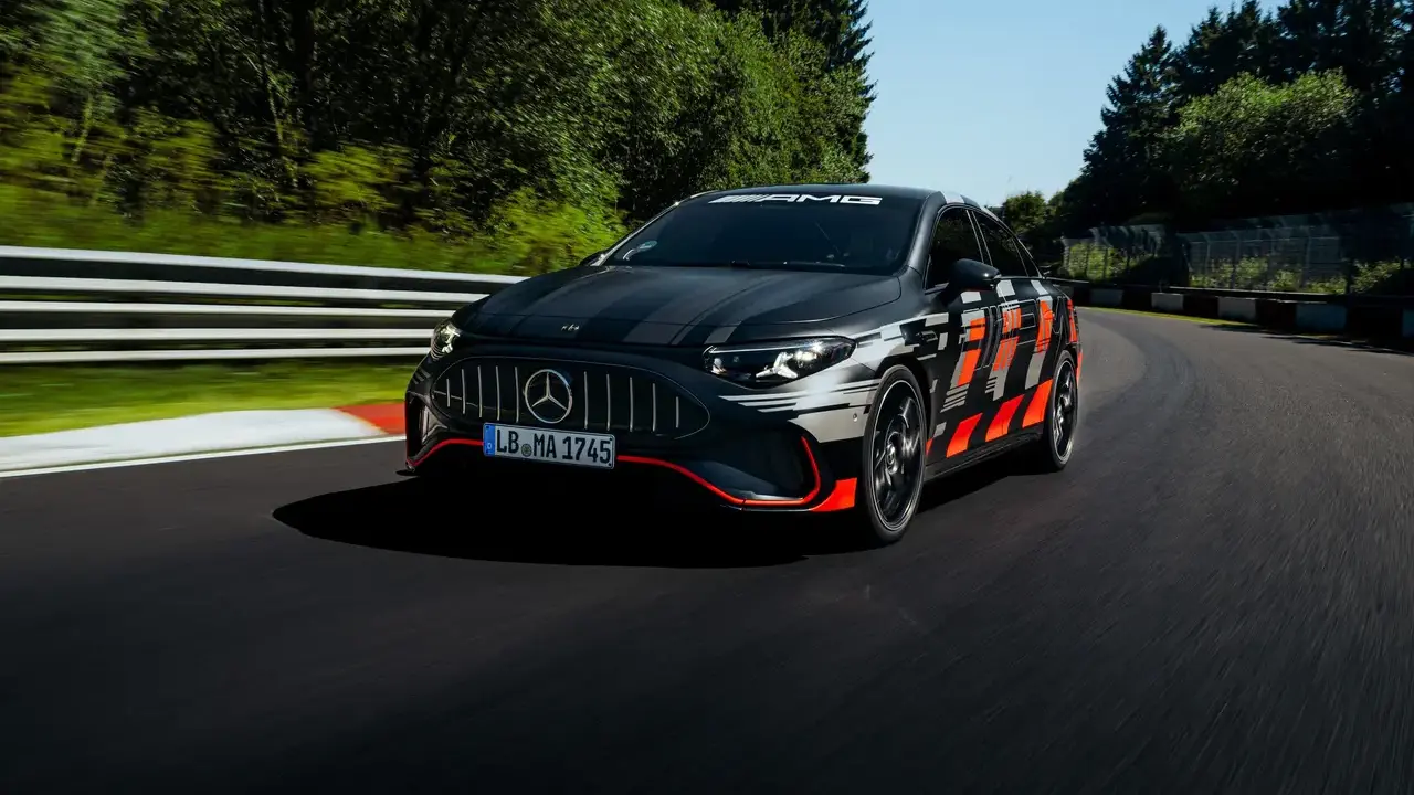 Mercedes AMG CLA 45 en el circuito de Nurburgring