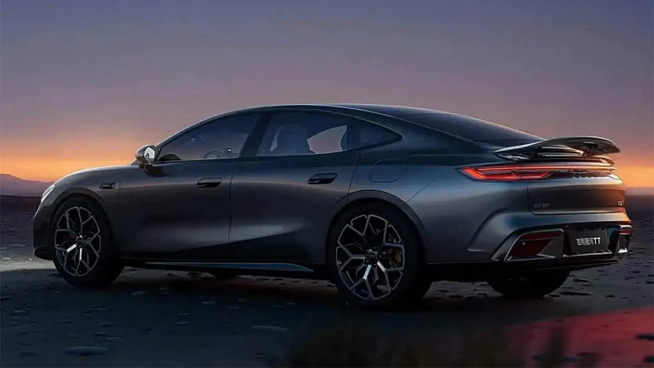 Geely Galaxy TT - vista lateral y trasera
