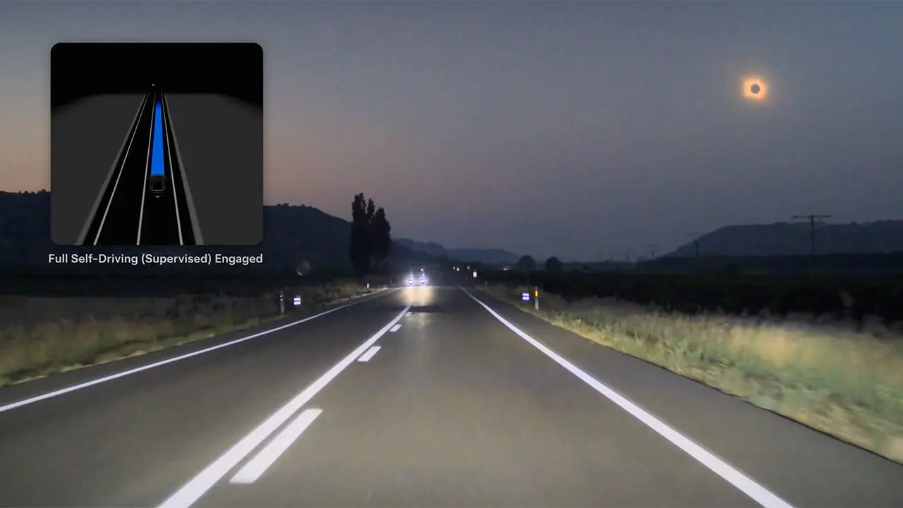 Coche Tesla circulando de pruebas con el FSD por Espa&ntilde;a capta el eclipse solar del 12 de agosto de 2026
