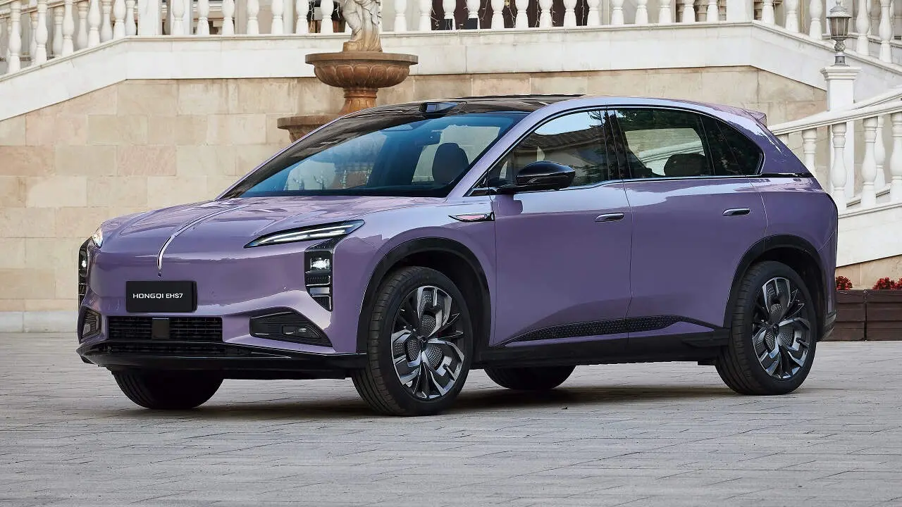 Hongqi EHS7 con techo solar