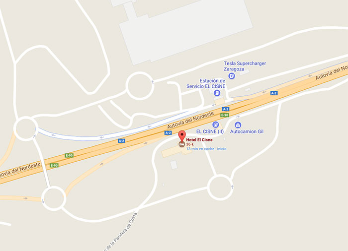 Imagen del Supercharger de Zaragoza en la estación de servicio El Cisne