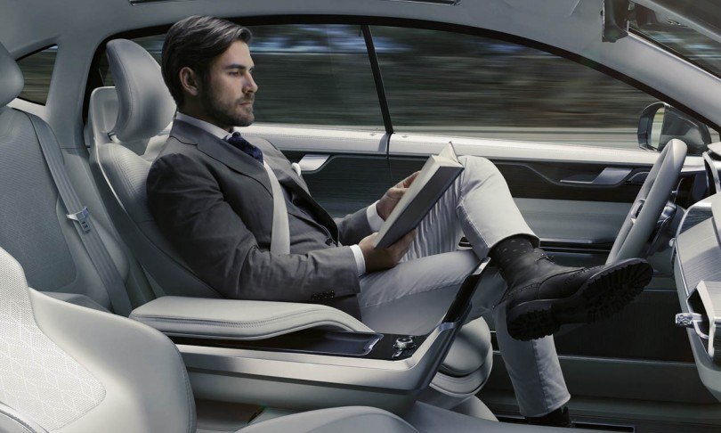 Imagen de un automóvil con conducción autónoma
