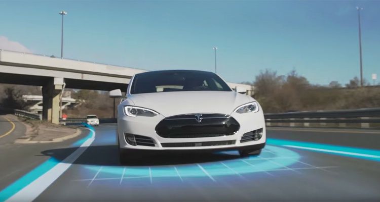 Imagen de un Tesla Model S con Autopilot