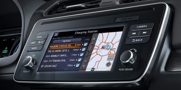 Nissan_Leaf-pantalla