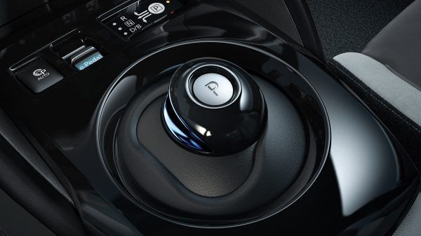 Nissan_Leaf-cambio_automatico