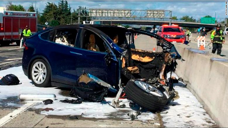 Tesla_ModelX-Accidentado
