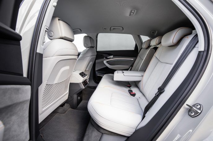 Version-ligera-Audi_etron_quattro01