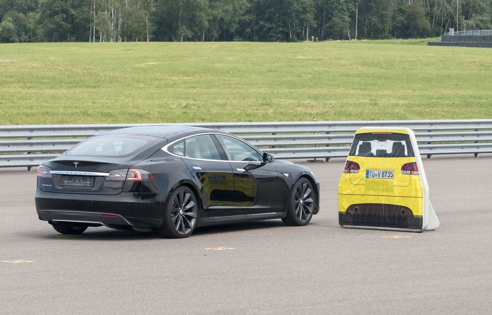 Prueba-Luxemburgo-TeslaModelS2015_01