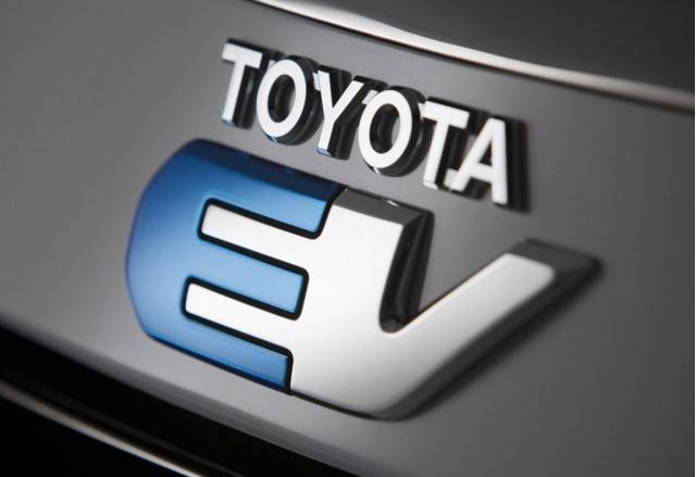 Toyota-Electrificacion2025-logoEV