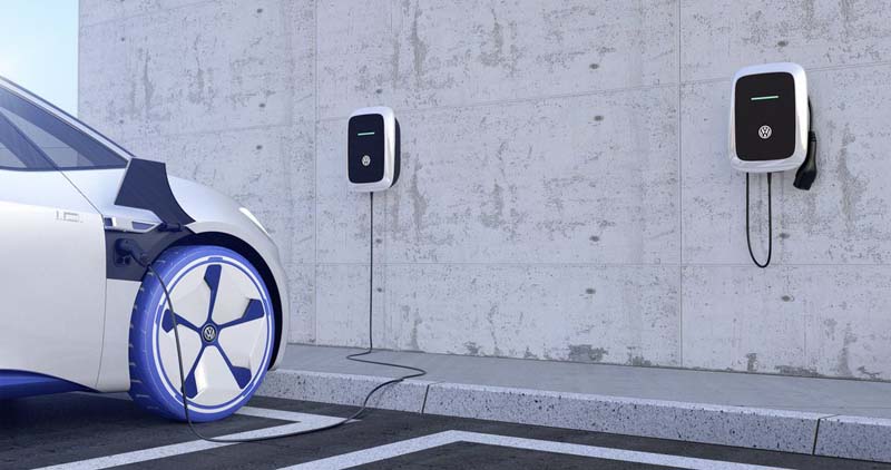 Volkswagen ID cargando en cargador propio