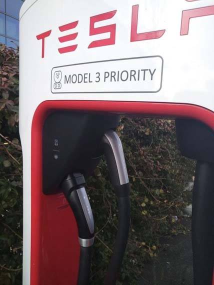 Supercharger-getafe-cargador-ccs-combo-instalado-model3