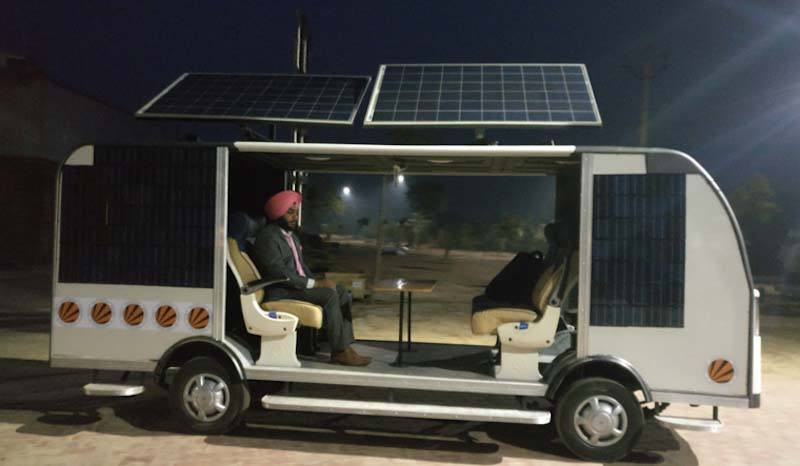 autobus-electrico-solar-autonomo-india-universidad-lpu