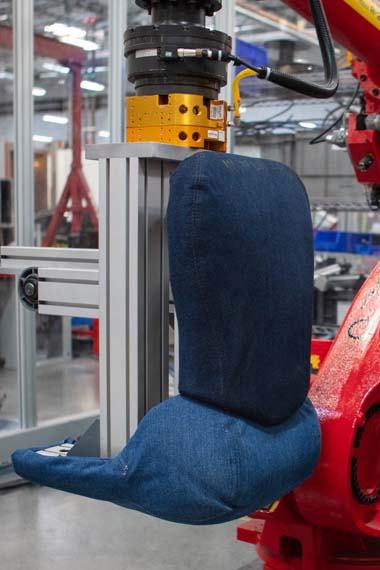 Tesla-groot-vaqueros-test-robot