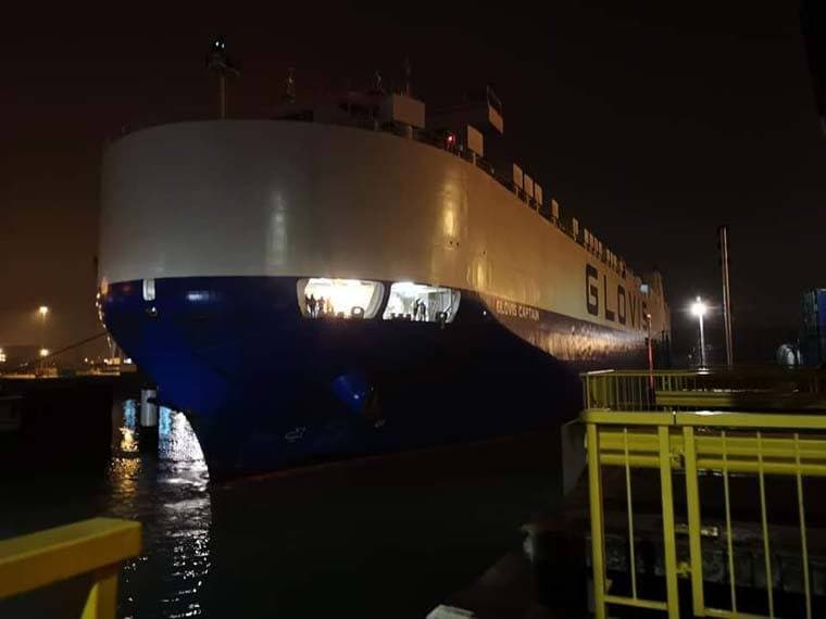 barco-tesla-model3-llegada-puerto-belgica