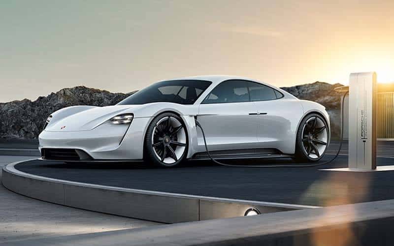 porsche-taycan-cargando