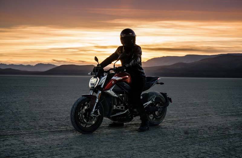 Motocicleta-electrica-ZERO-SR_F_parada