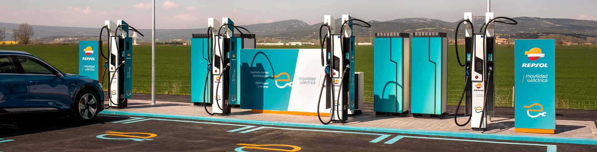 estacion-servicio-repsol-punto-recarga-coches-electricos