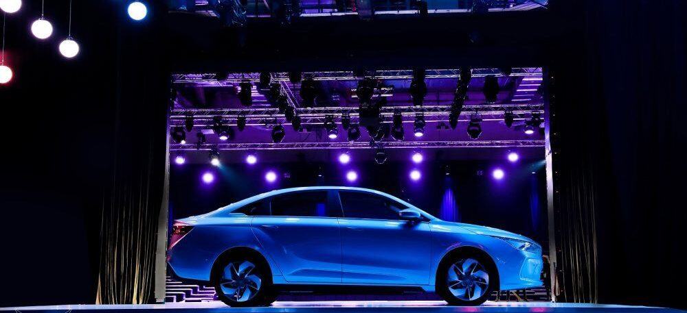 Geometry-A-nueva-marca-VE-geely-sedan-deportivo-lateral-presentacion