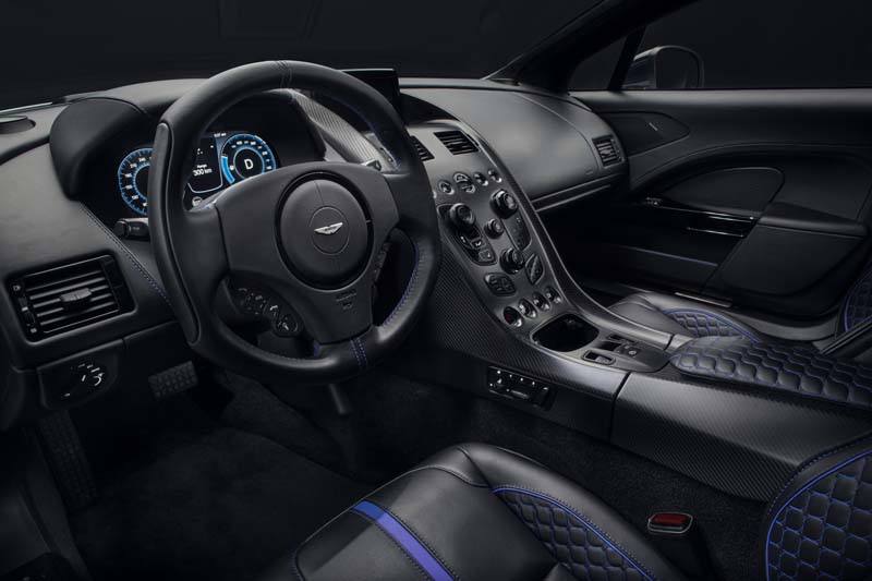 aston-martin-rapid-e_interior-plazas-delanteras