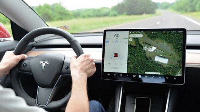 tesla-model-3-pantalla-mapa-velocidad
