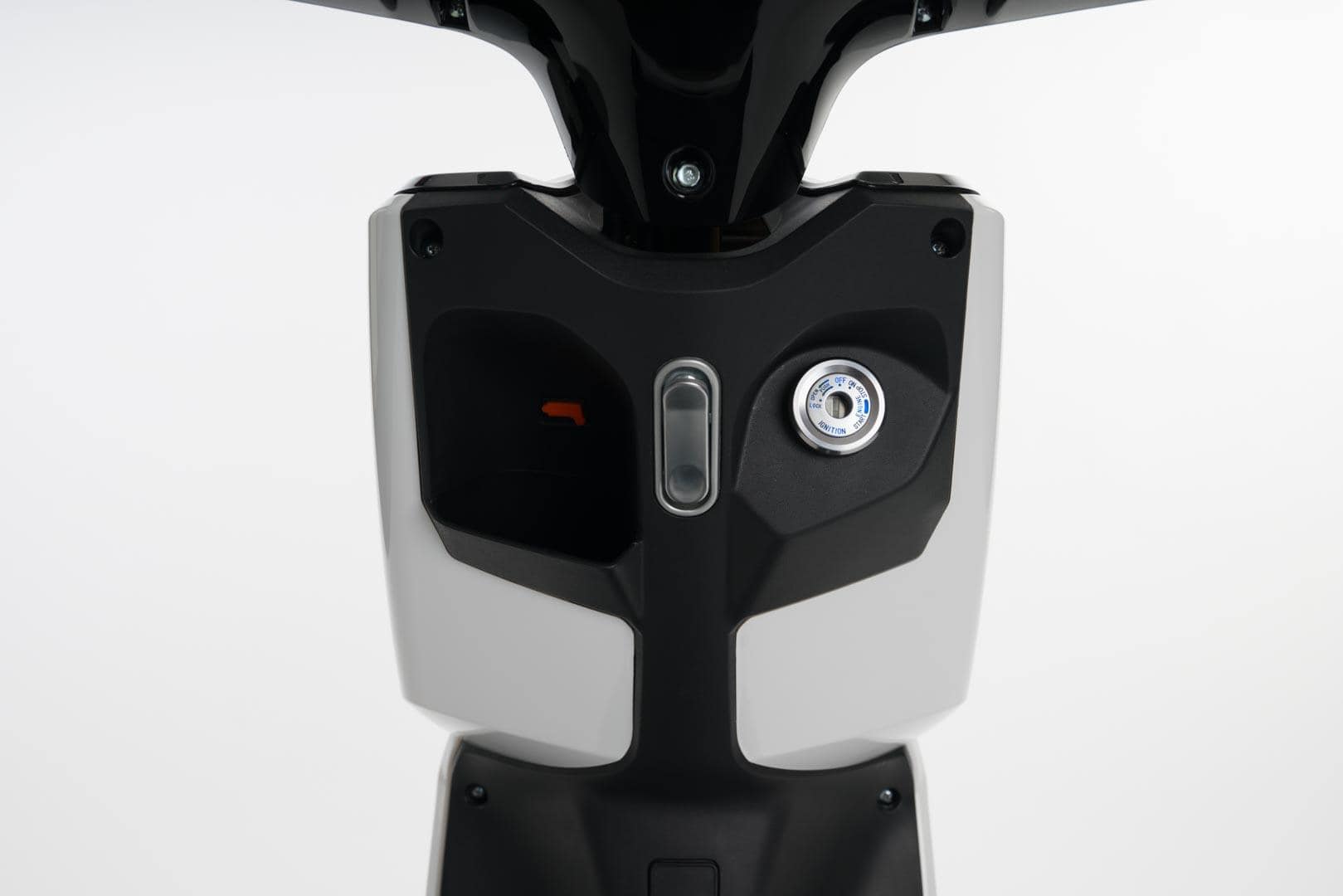 Scooter-electrica_NEXT-NX1_llave-arranque