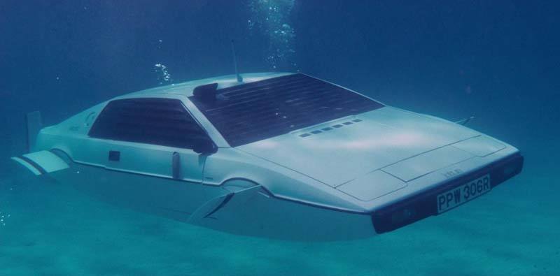 Lotus-Esprit-submarino-pelicula-james-bond