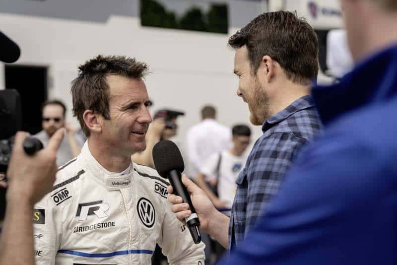Romain-Dumas-conductor-ganador-record-VW-IDR