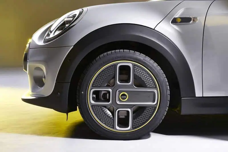 Mini-Electric-SE_llantas