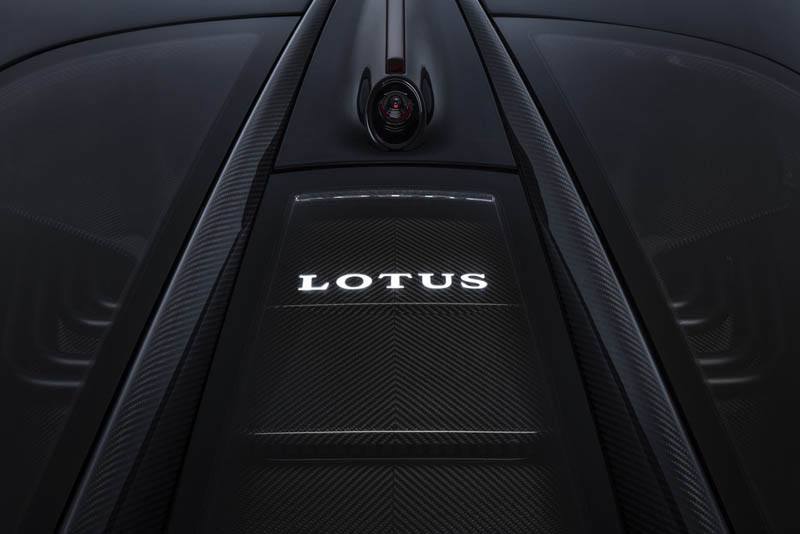 Lotus-Evija_nombre-marca-insignia