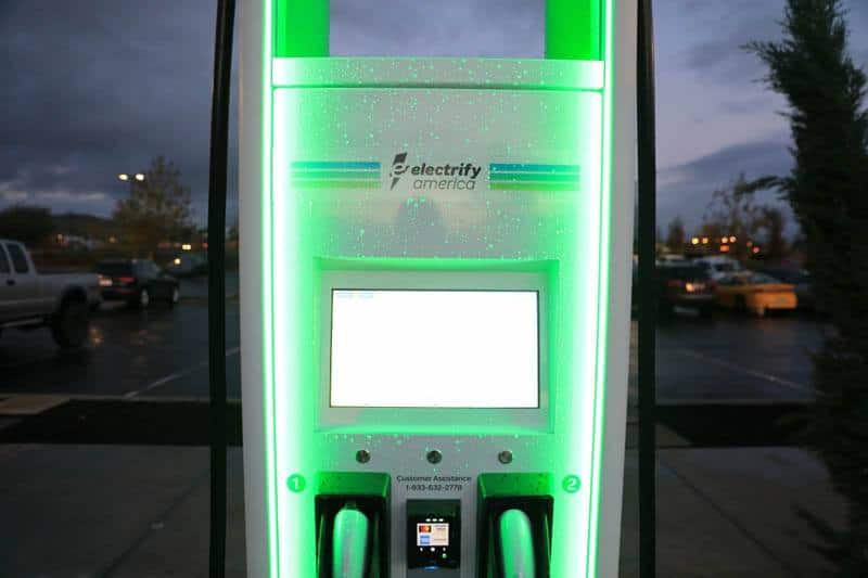 Punto-carga-estacion-electrify-america