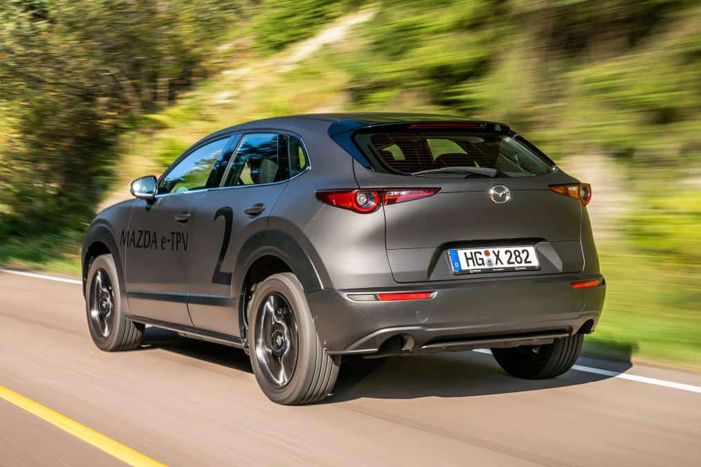 mazda-cx-3-electrico-trasera-movimiento