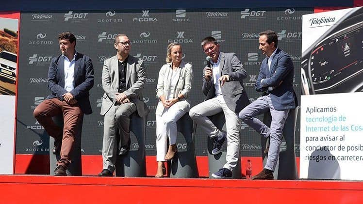 Cesar-de-Marco-responsable_5G_connected_car_SEAT-representantes_Telefónica-DGT-Ficosa-Aeorum