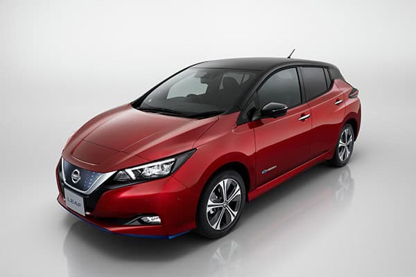 Nissan-Leaf-rojo
