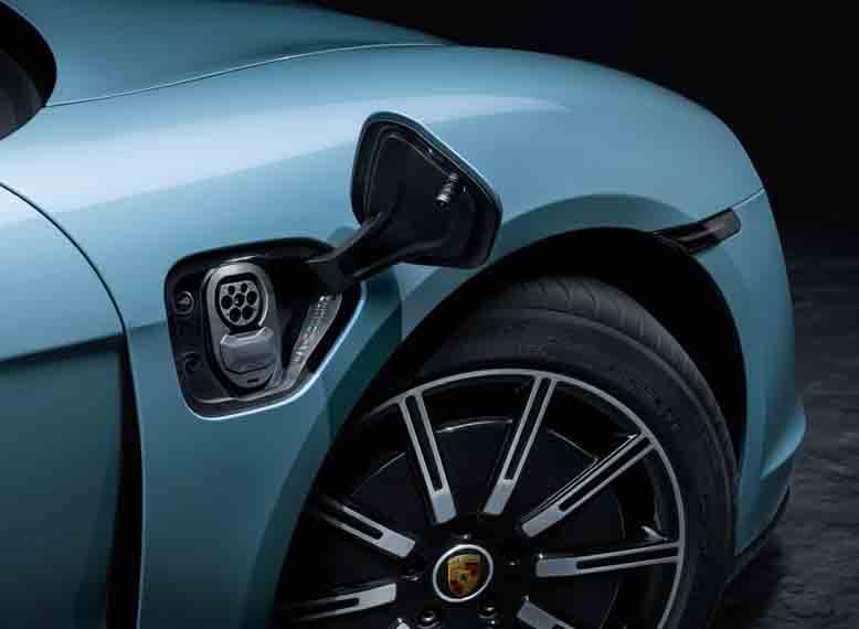 Porsche-Taycan-4S_puerto-carga