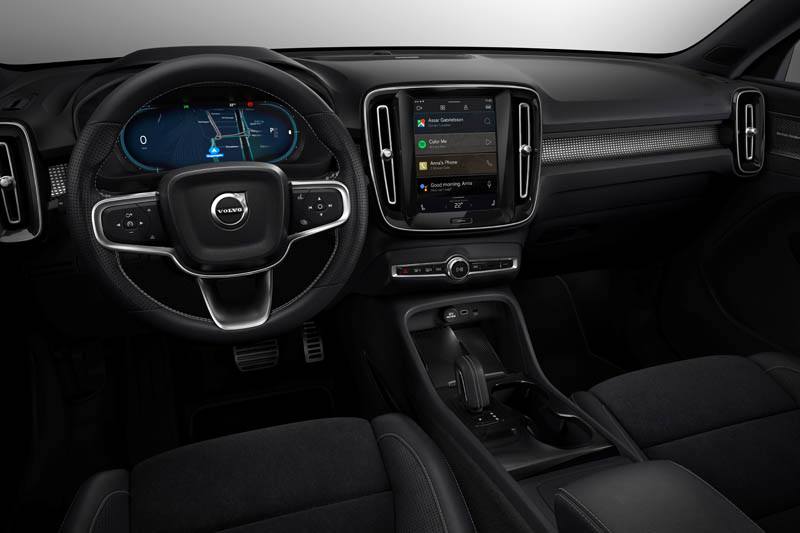 Volvo-XC40-Recharge_interior