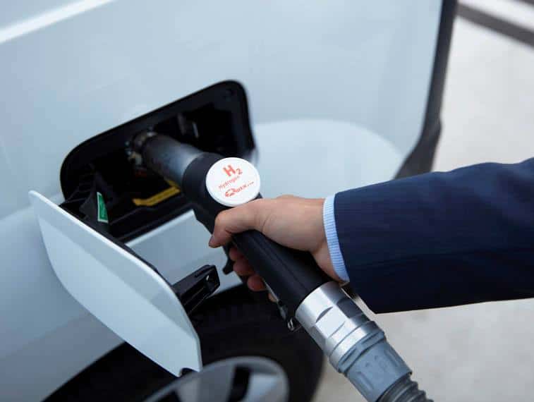 Puerto-carga-furgonetas-comerciales-renault-hidrogeno