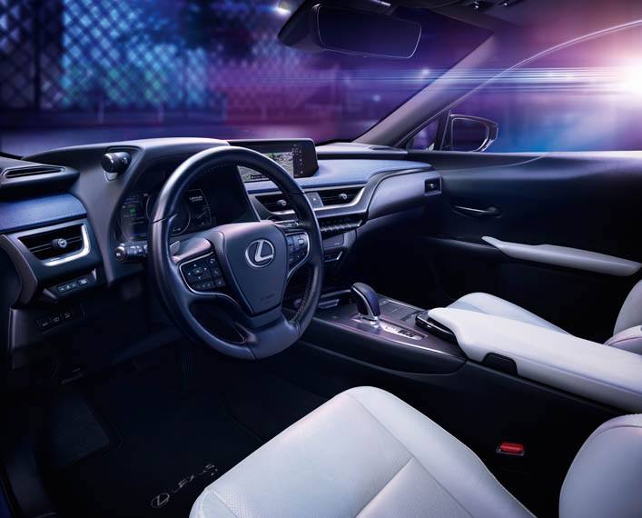 Lexus-UX-300e-electrico_interir