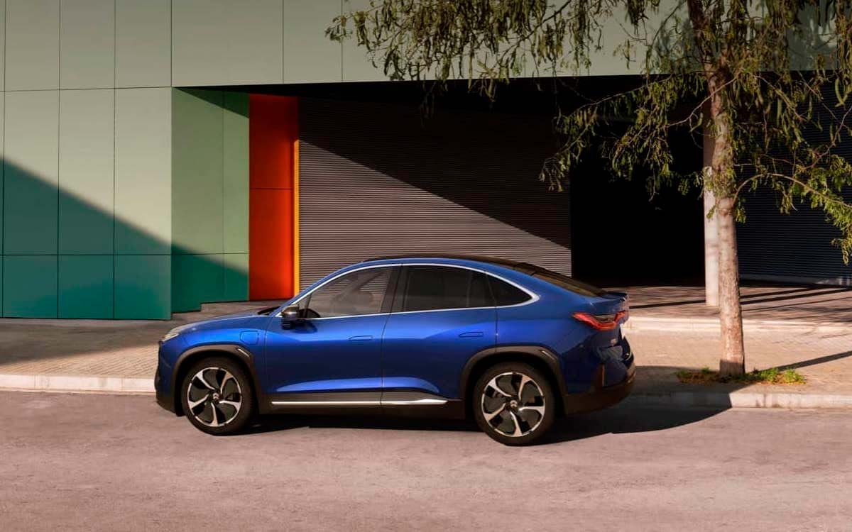 Foto lateral del NIO EC6, el nuevo coche eléctrico de NIO