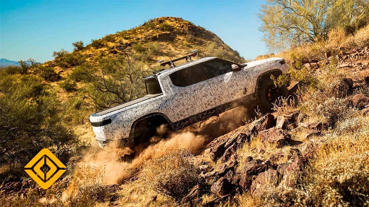 Rivian-R1T-desierto