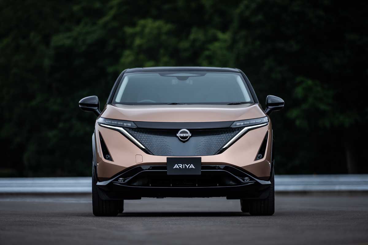 Nissan-Ariya-exterior-front_1_light-off.