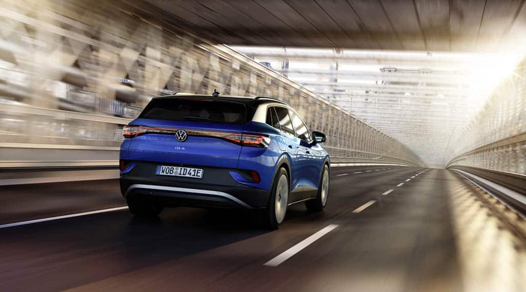volkswagen-id-4_trasera-movimiento