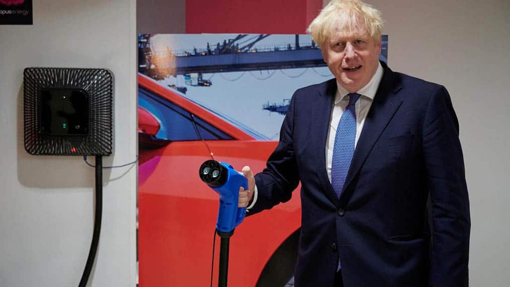 Boris-Johnson-cargador-coche-electrico